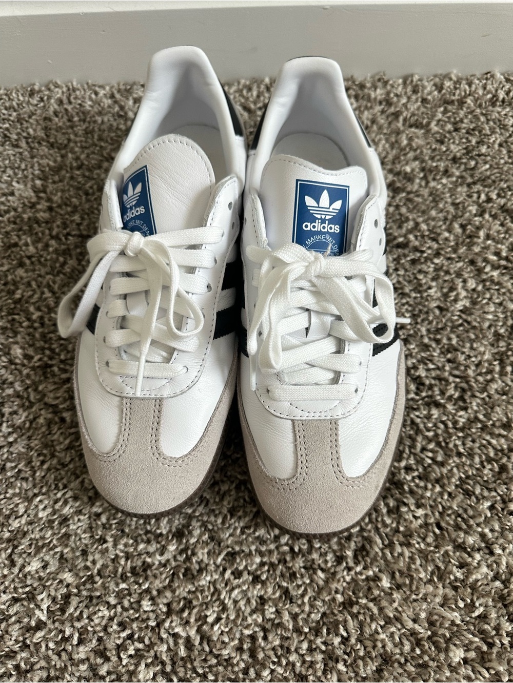 Adidas Sambas Women’s 8.5 - Picture 2 of 3